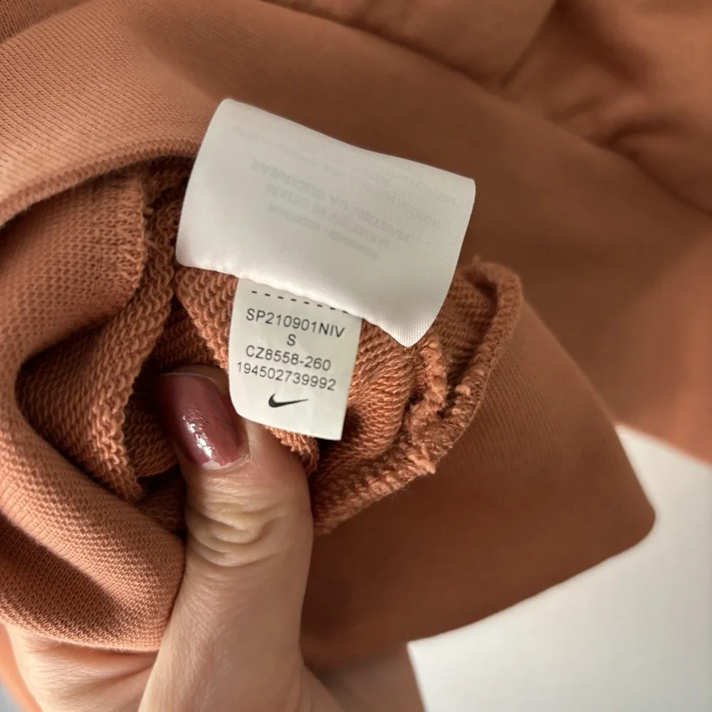 Nike Women's Size SMALL Femme Crew Jumper Terra Blush Pink Tan Loungewear Active